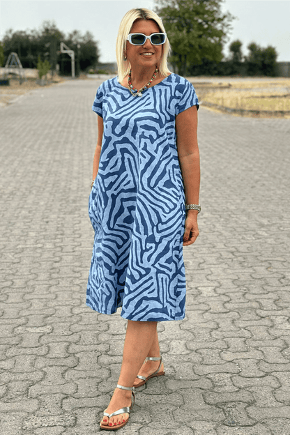 Naila – Rayon-Midikleid mit Zebramuster und Rundhalsausschnitt