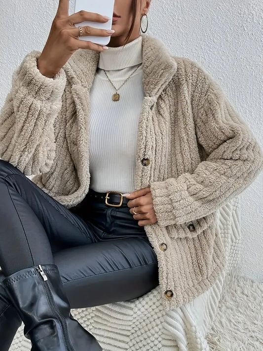 Carola® | Doppelseitige Strickjacke mit Samtknöpfen